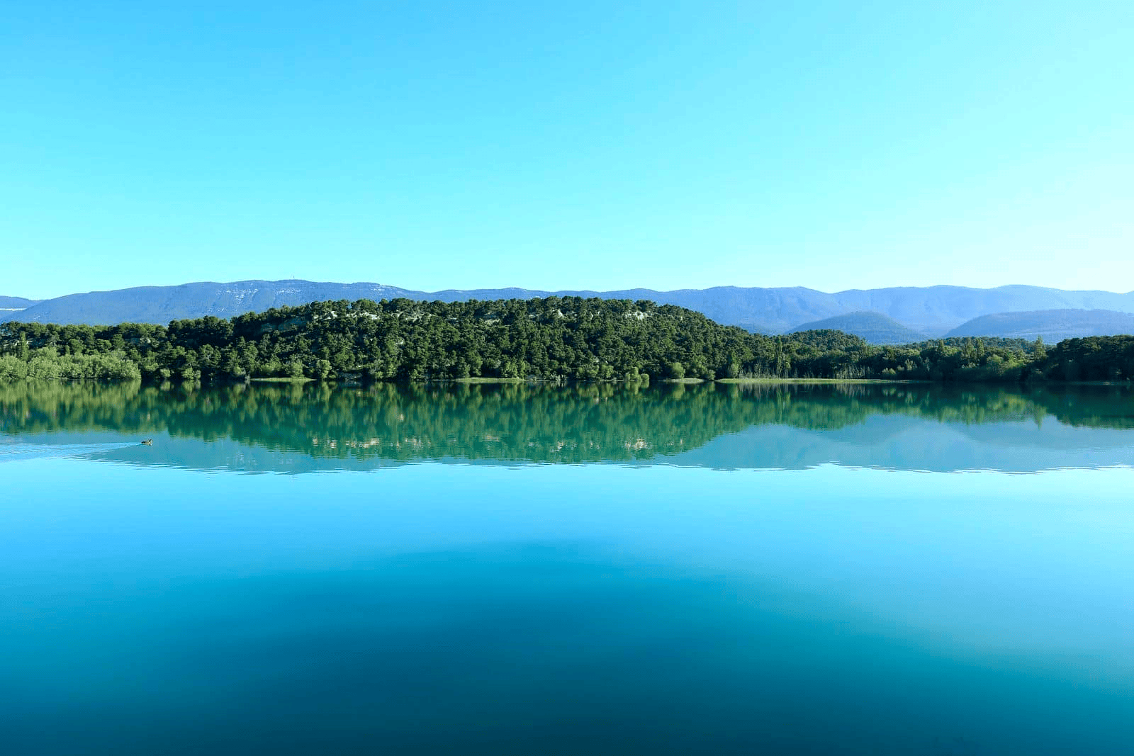 Lac des Salettes ©Luberon Sud Tourisme 