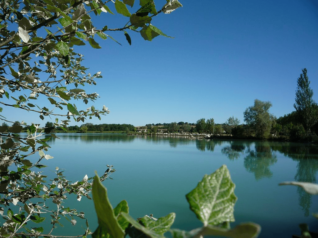 Lac de l'Isle-Jourdain ©Tourisme en Occitanie