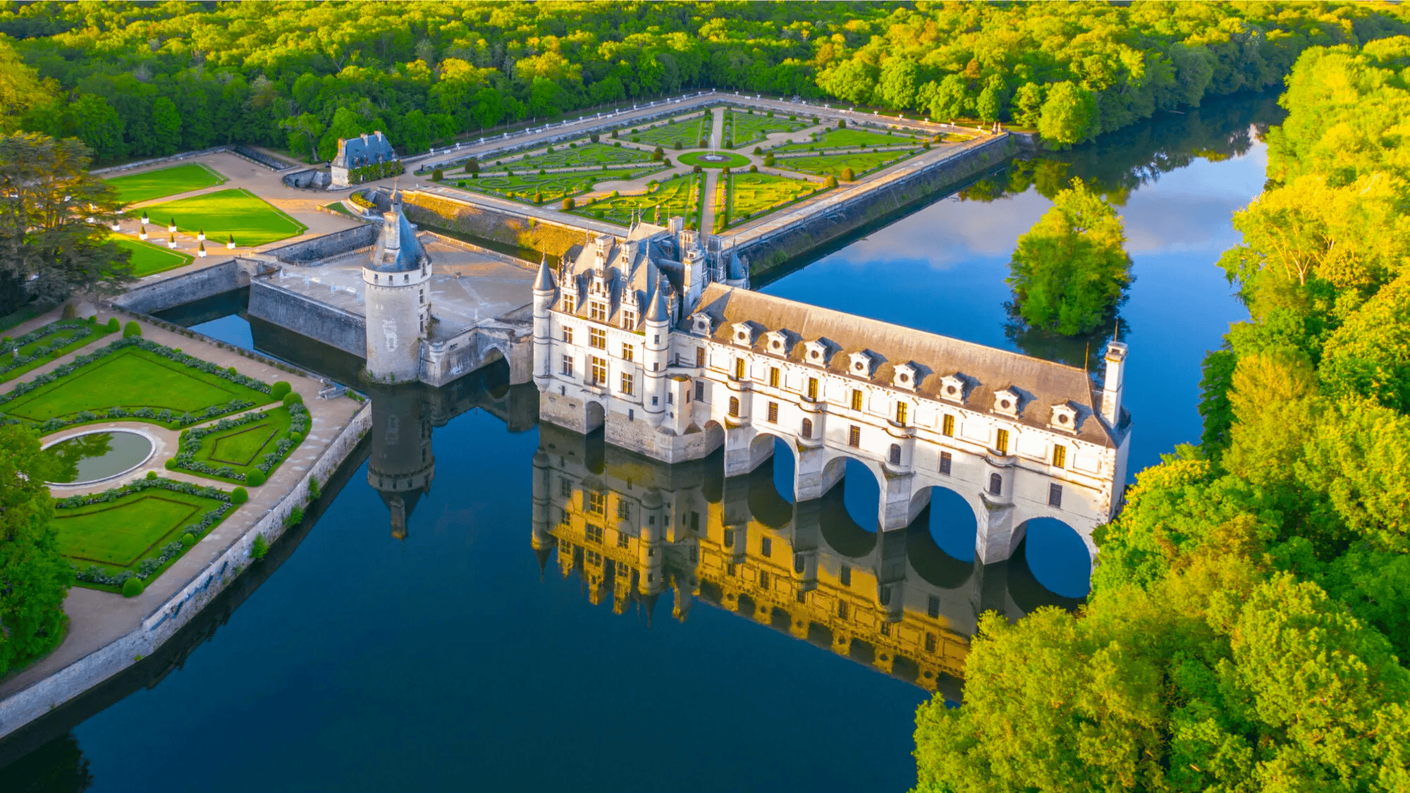 Vue aérienne du château de Chenonceau © Familiscope