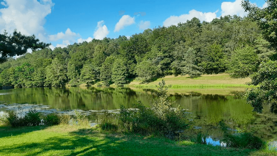Lac des Vergnes parmi les lacs du Lot ©La Dépèche