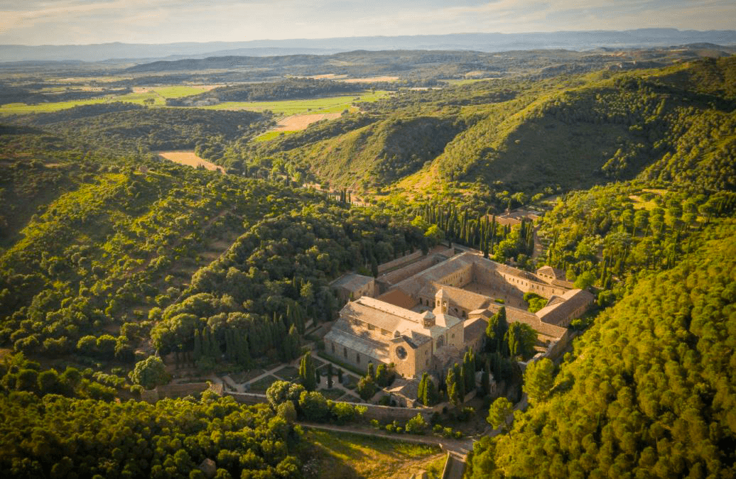 Vue aérienne sur l'Abbaye de Fontfroide © Grand Sud Insolite René