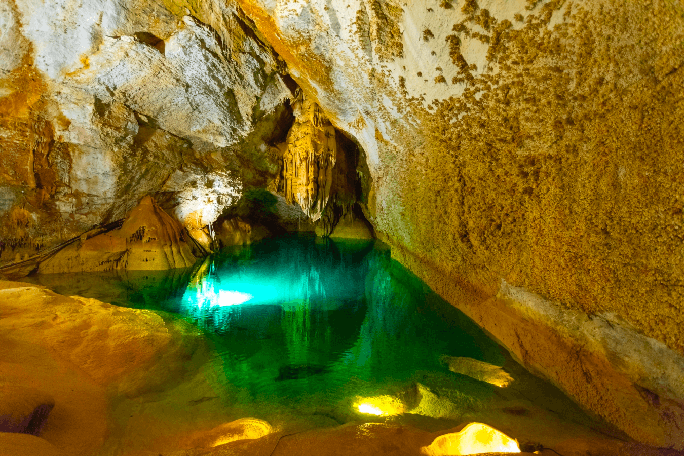 Vue intérieure de la grotte de Trabuc © Sarah
