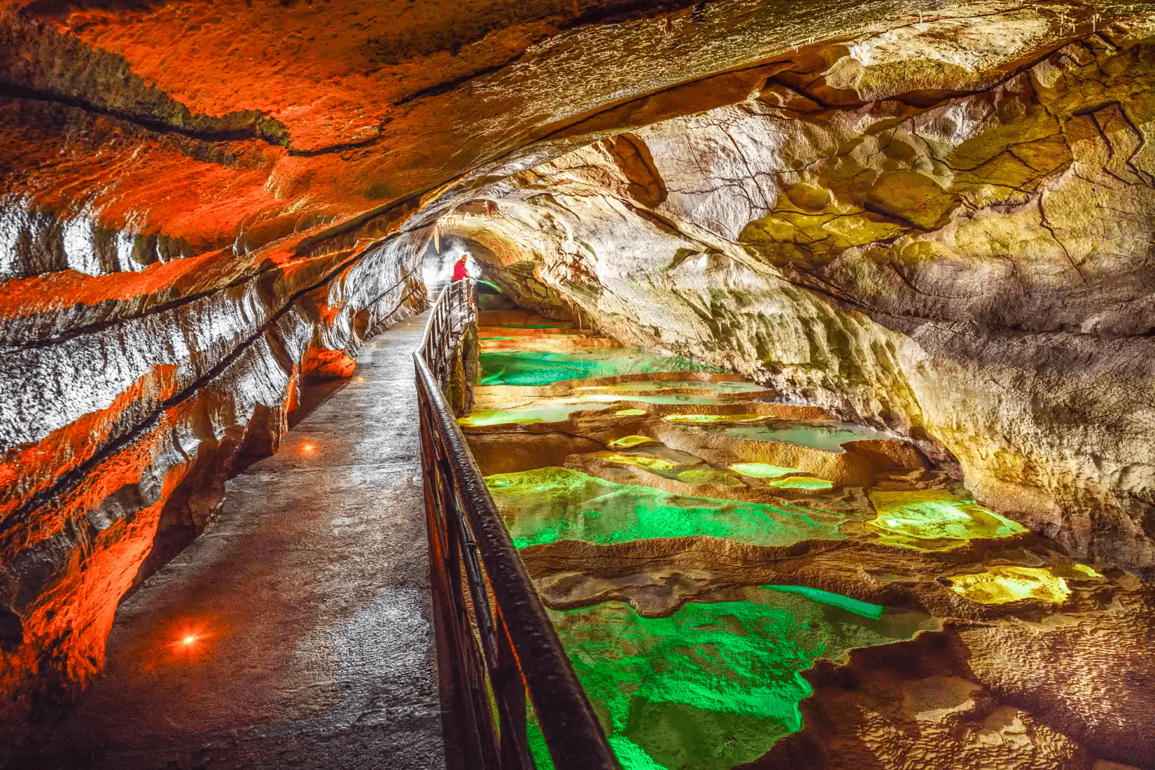 Grotte de la Cocalière parmi les grottes du Gard ©Lereveildumidi.fr