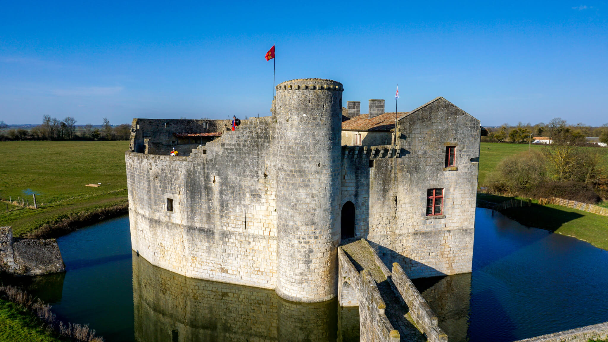 Château Fort de Saint-Jean-d'Angle parmi les châteaux de Charente-Maritime © Guide du Routard