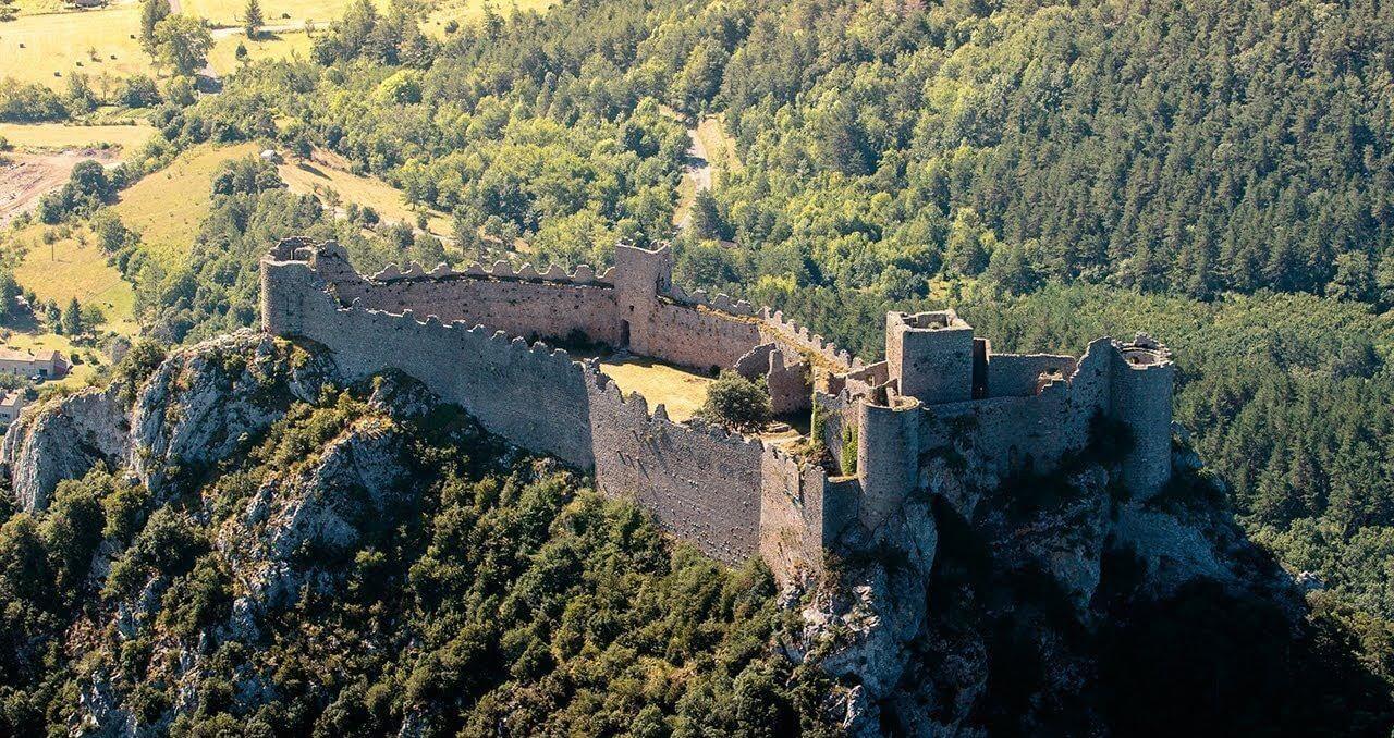Château de Puilaurens parmi les châteaux de l'Aude © Film France | Locations