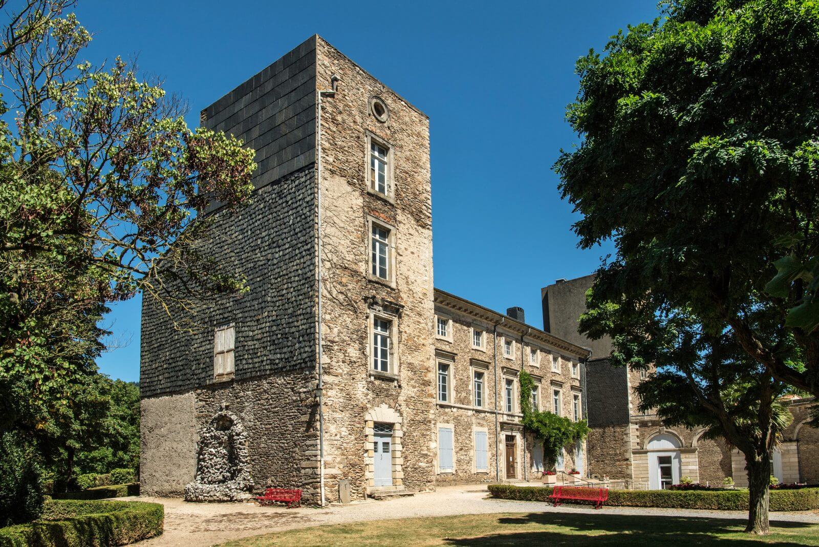 Château de Saint-Amans-Valtoret parmi les châteaux du Tarn © Tarn Tourisme