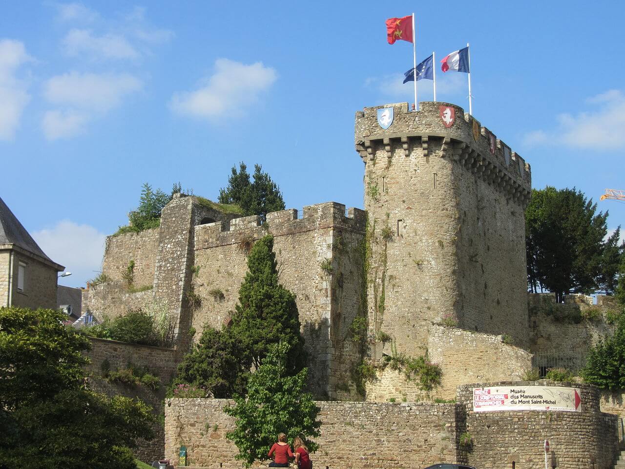Château d'Avranches parmi les châteaux de la Manche © Wikimedia Commons