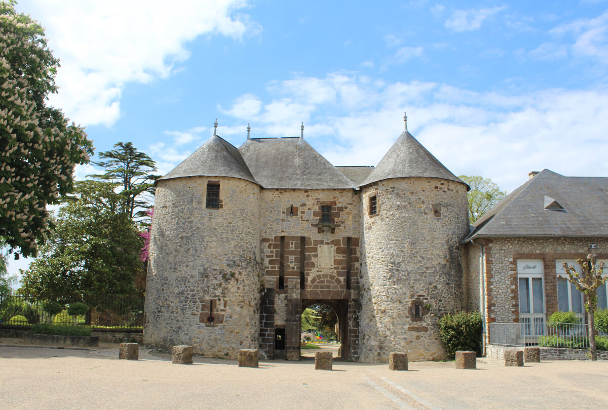 Château de Fresnay-sur-Sarthe © EnFranceaussi