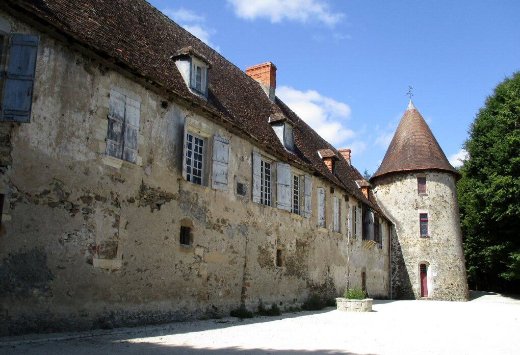Château de Peyras parmi les châteaux de Charente © Château fort et Manoir
