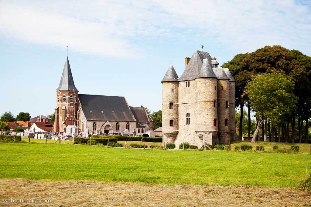 Donjon de Bours © Château fort et Manoir