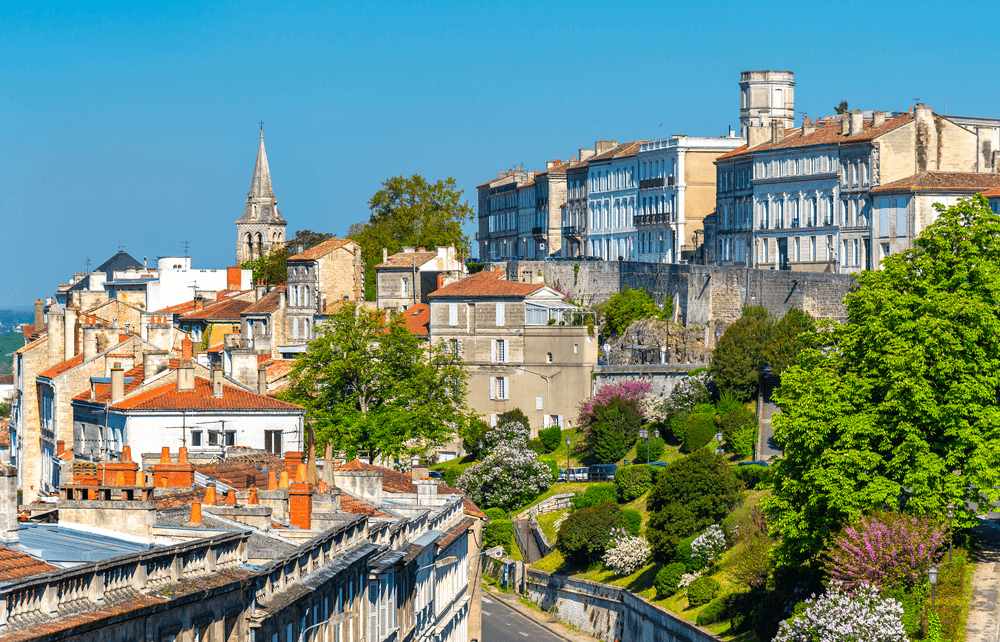 Vue sur la ville d'Angoulême en Charente © Crédit Agricole