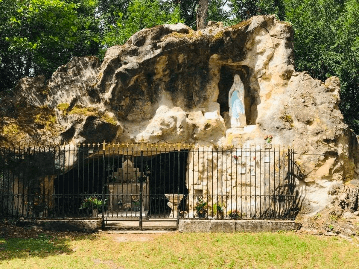 La grotte d'Artigues et son petit Lourdes © Sud-Ouest