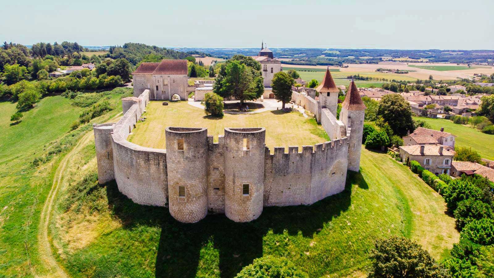 Château de Villebois-Lavalette © Infiniment Charente