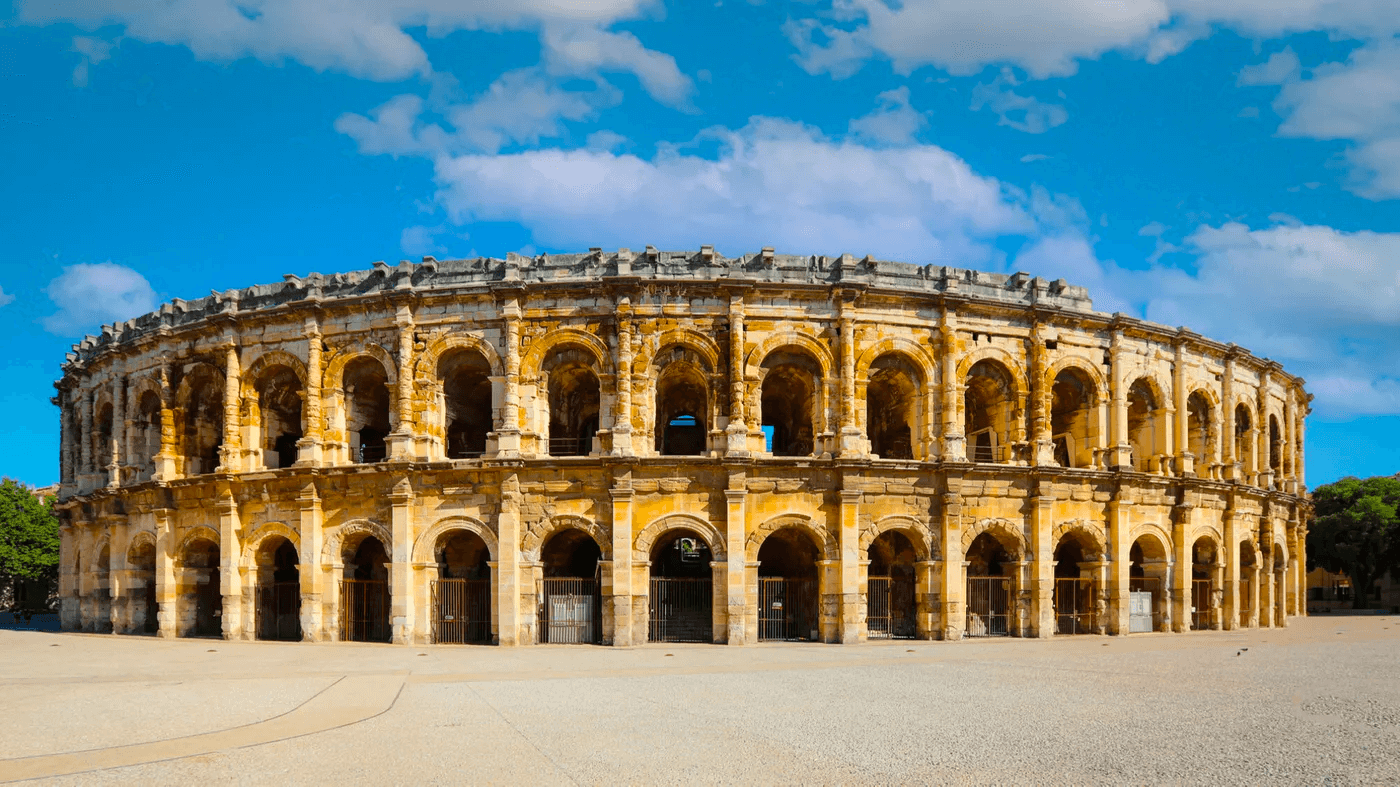 Offrez-vous une visite des arènes de Nîmes si vous venez visiter le Gard © Familiscope