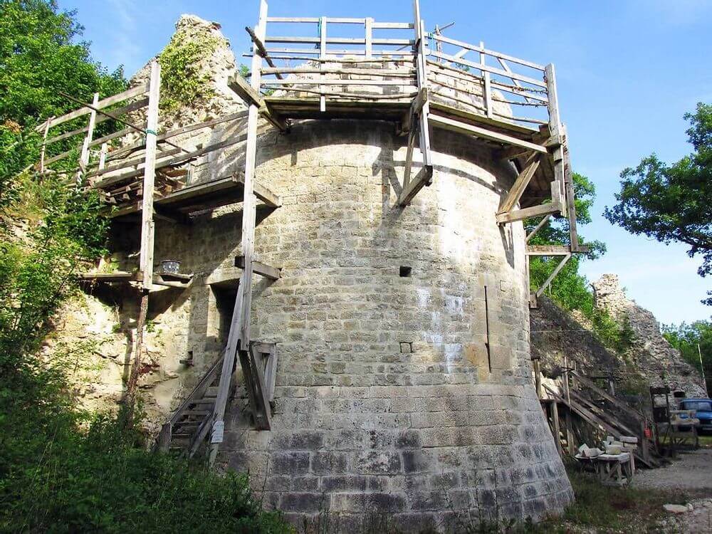 Château de Guédelon parmi les châteaux de l'Yonne © Fondation du Patrimoine
