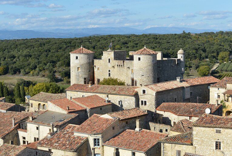Le château des Roure qui fait partie des plus beaux châteaux d'Ardèche © tourisme-ceze-cévennes.com