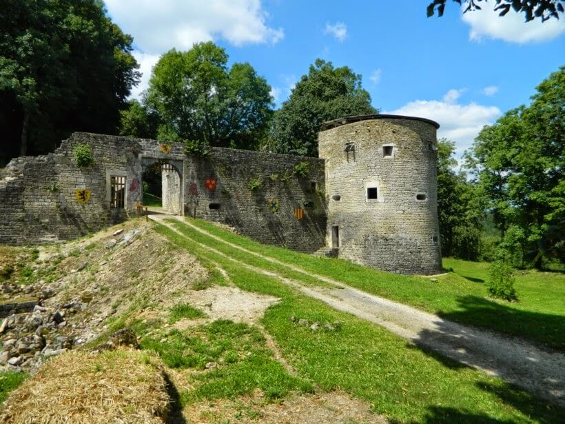 Château de Lafauche qui fait partie des plus beaux châteaux de Haute-Marne © Châteaux forts, abbayes monuments antiques