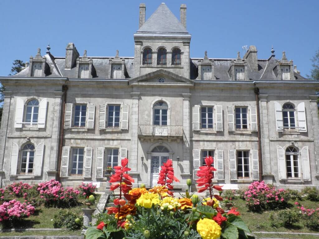 Château de Kéranevel qui fait partie des plus beaux châteaux du Finistère © www.chateau-de-keranevel.fr