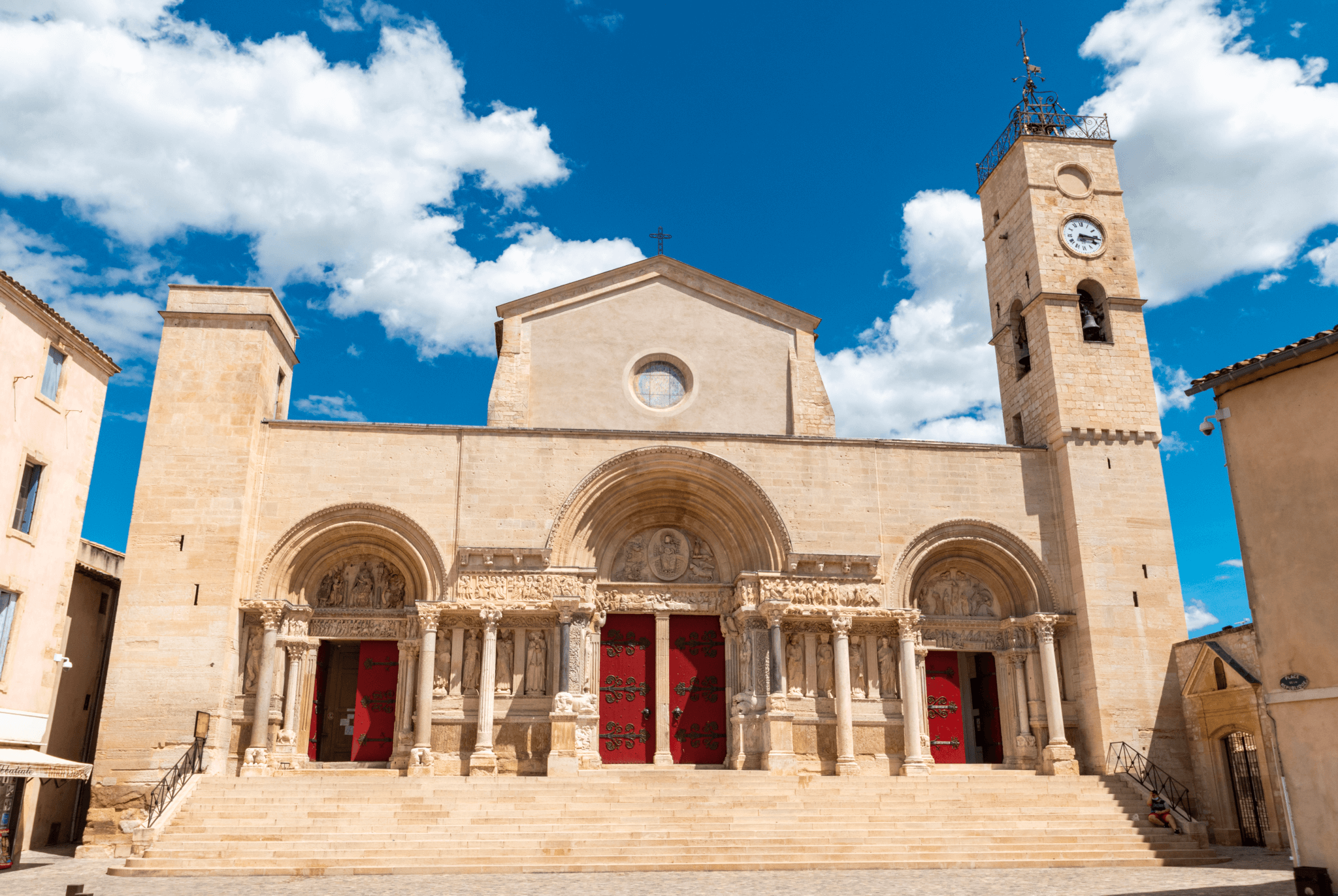L'Abbatiale Saint-Gilles une étape majeure sur la route de Saint Jacques de Compostelle ©Sites touristiques du Gard 