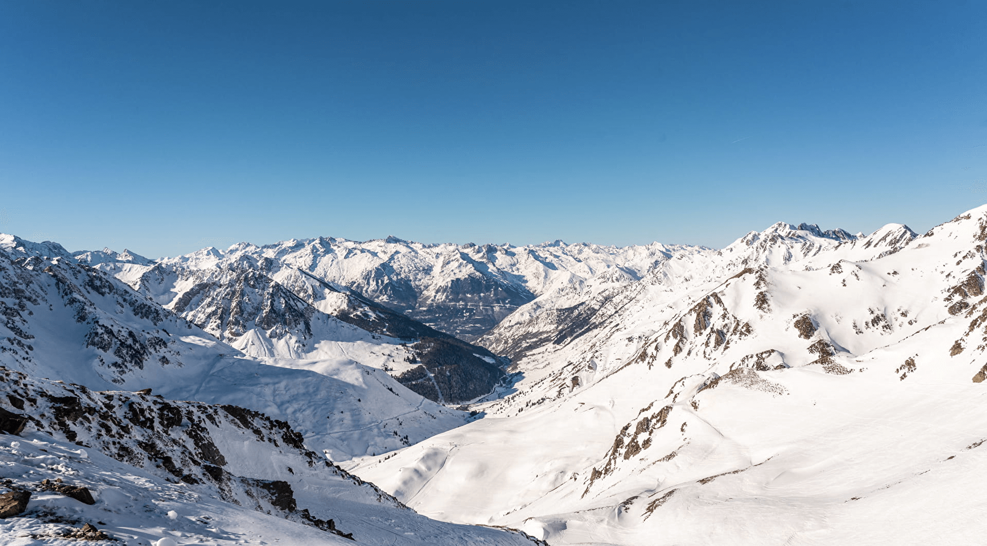 Grand Tourmalet, la plus grande des stations de ski des Pyrénées © 
Vallées de Gavarnie