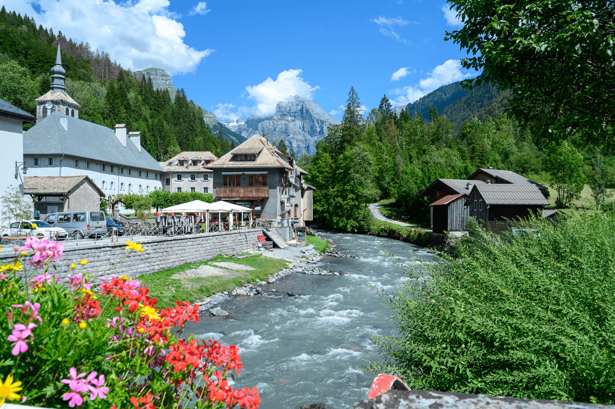 Visiter la Haute-Savoie en passant par Sixt-Fer-à-Cheval et son cirque © 
Haut-Giffre Tourisme