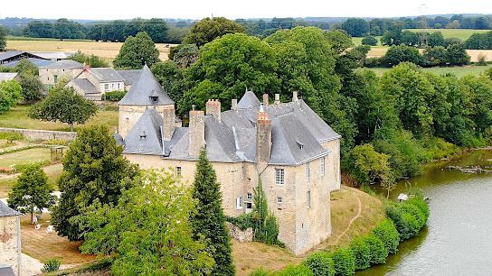 Le château de Marigny à quelques kilomètres de Mayenne ©Pinterest