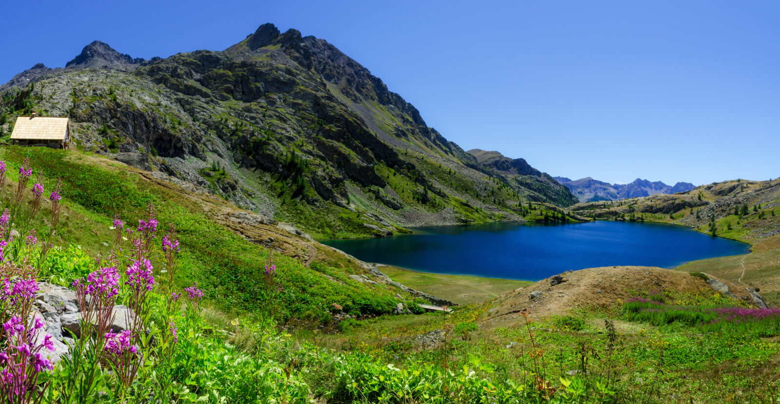 Offrez-vous une randonnée jusqu'au lac d'Allos lors de vos vacances dans les Alpes-de-Haute-Provence ©Welcome Camping
