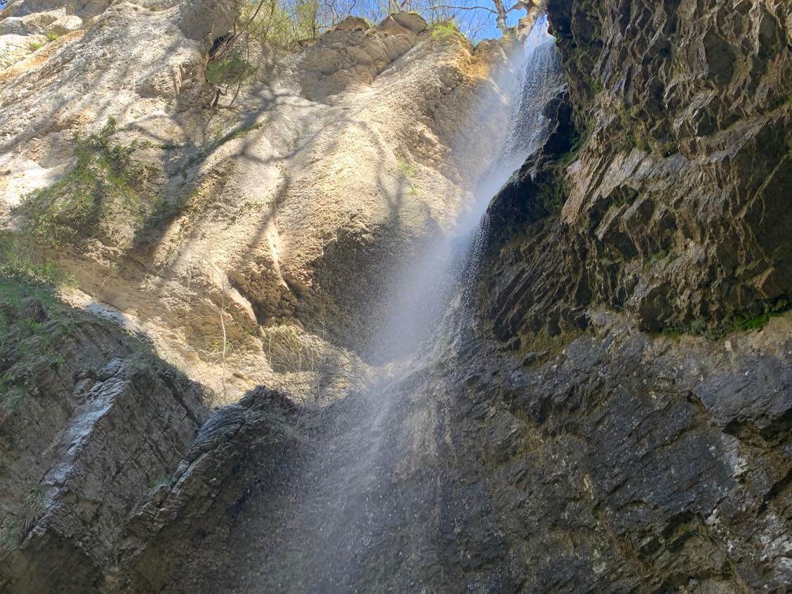 La magnifique cascade du Cirque du Bout du Monde à Vauchignon ©Info-Beaune.com