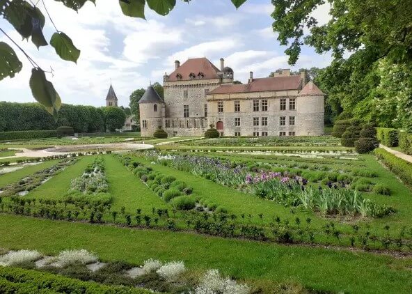 Visitez le château de Pailly, un incontournable si vous venez en Haute-Marne ©France-Voyage.com