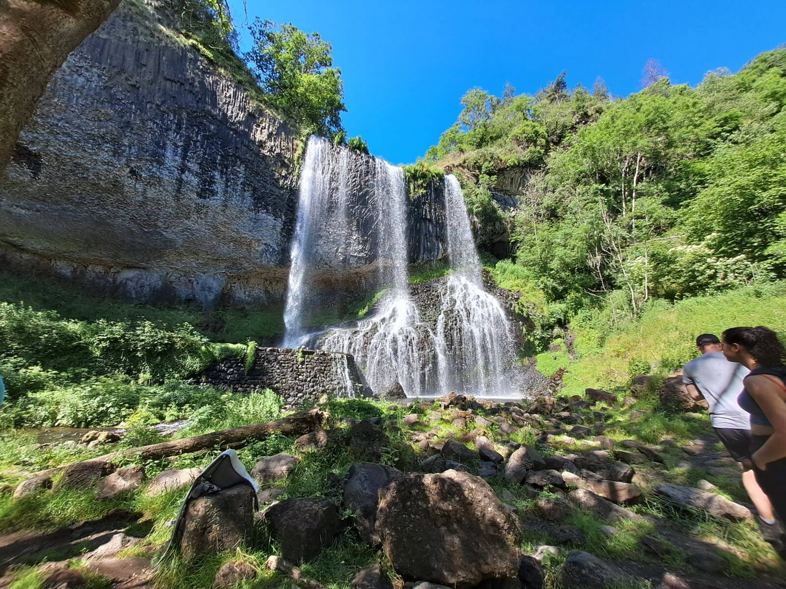 Admirez le spectacle offert par la cascade de la Baume en Haute-Loire ©Le Progrès