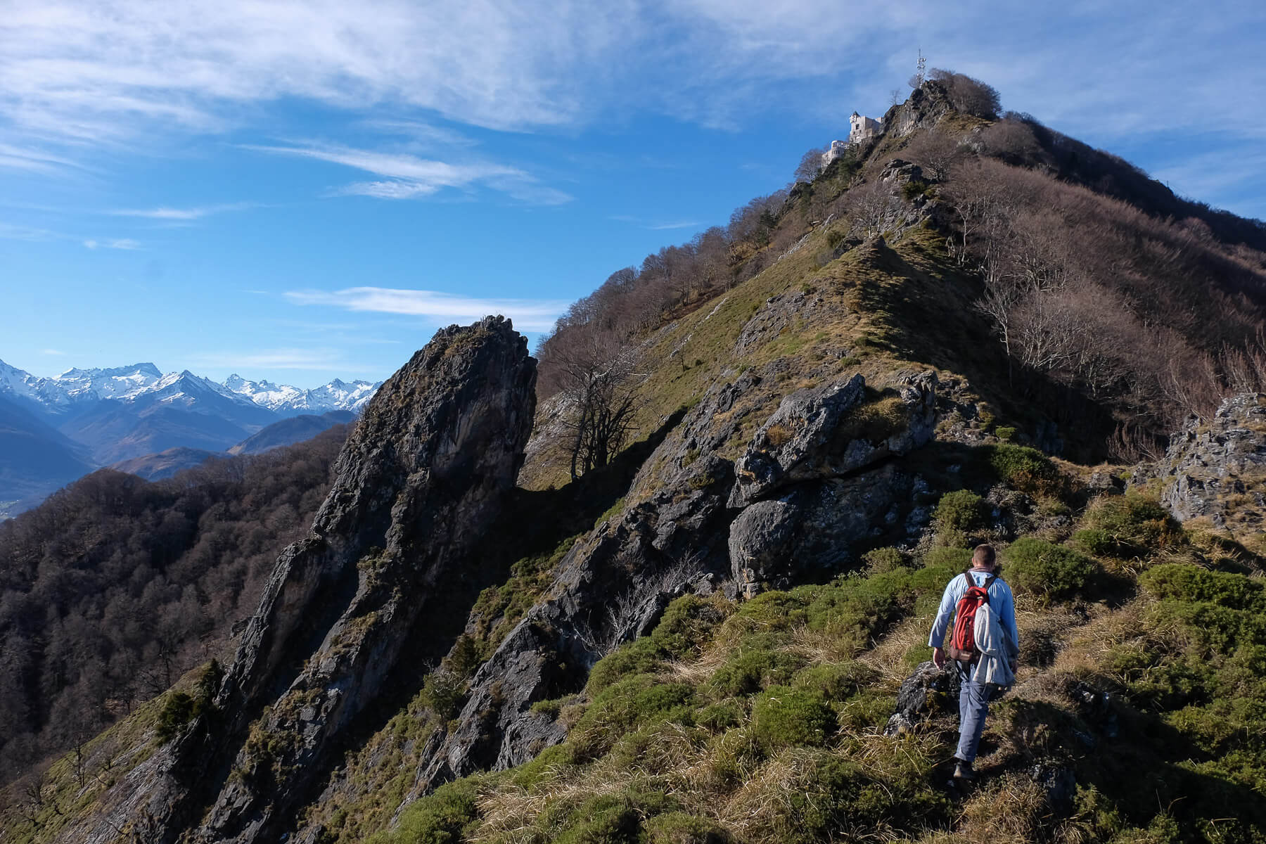 Profitez de votre visite dans la réserve du massif de Pibeste-Aoulhet pour faire des randonnées en montagne ©cfdt64interco