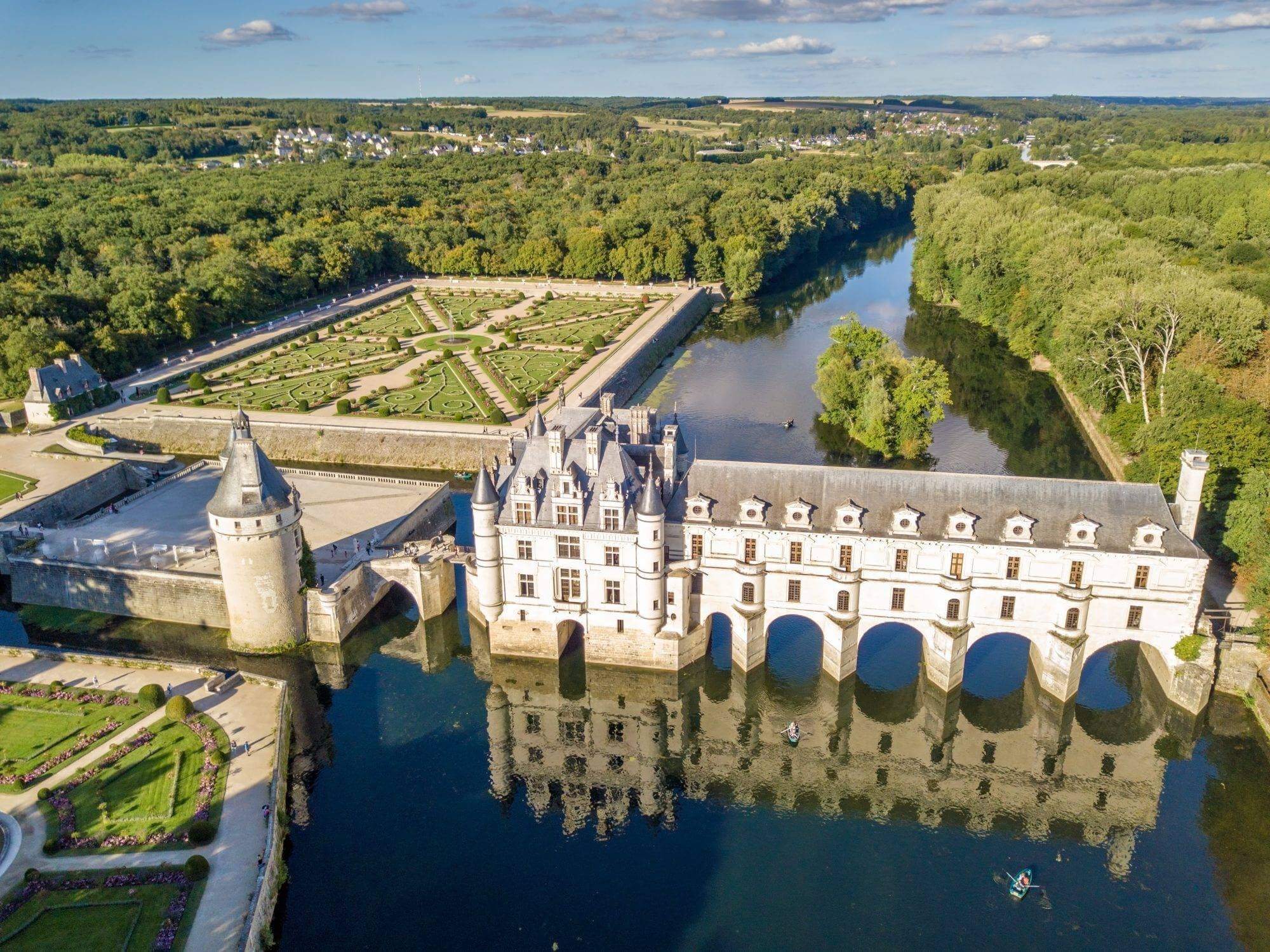 Vue aérienne sur la château de Chenonceau à visiter ©My Loire Valley