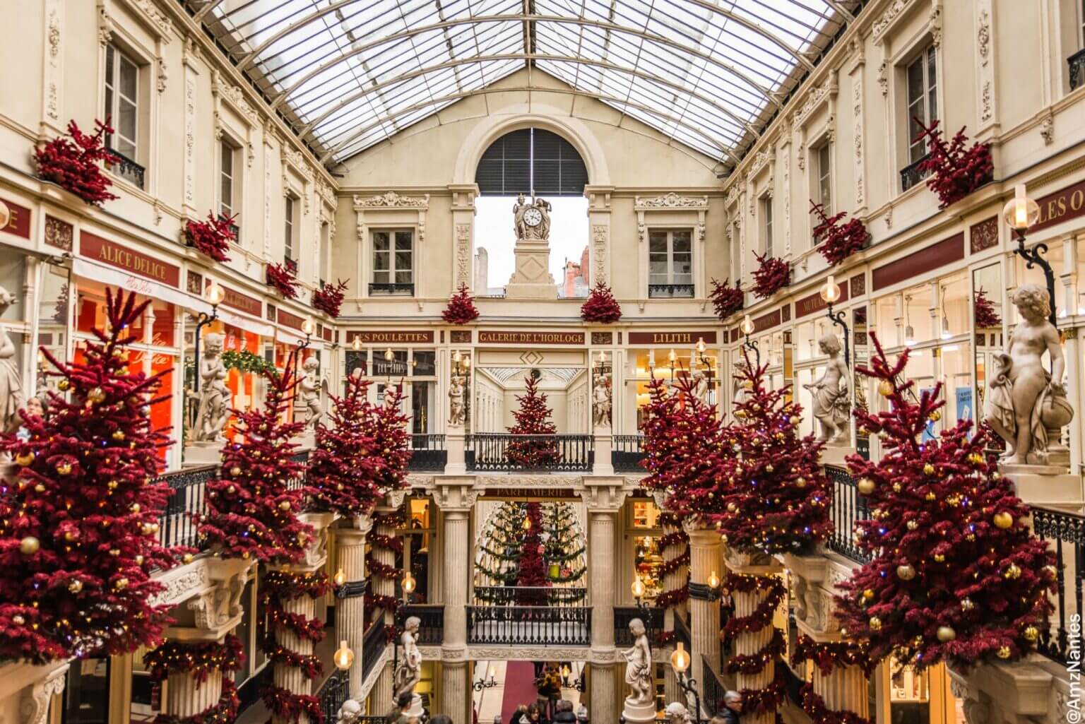 Les commerces de Nantes décorés pour Noël © Mobilboard