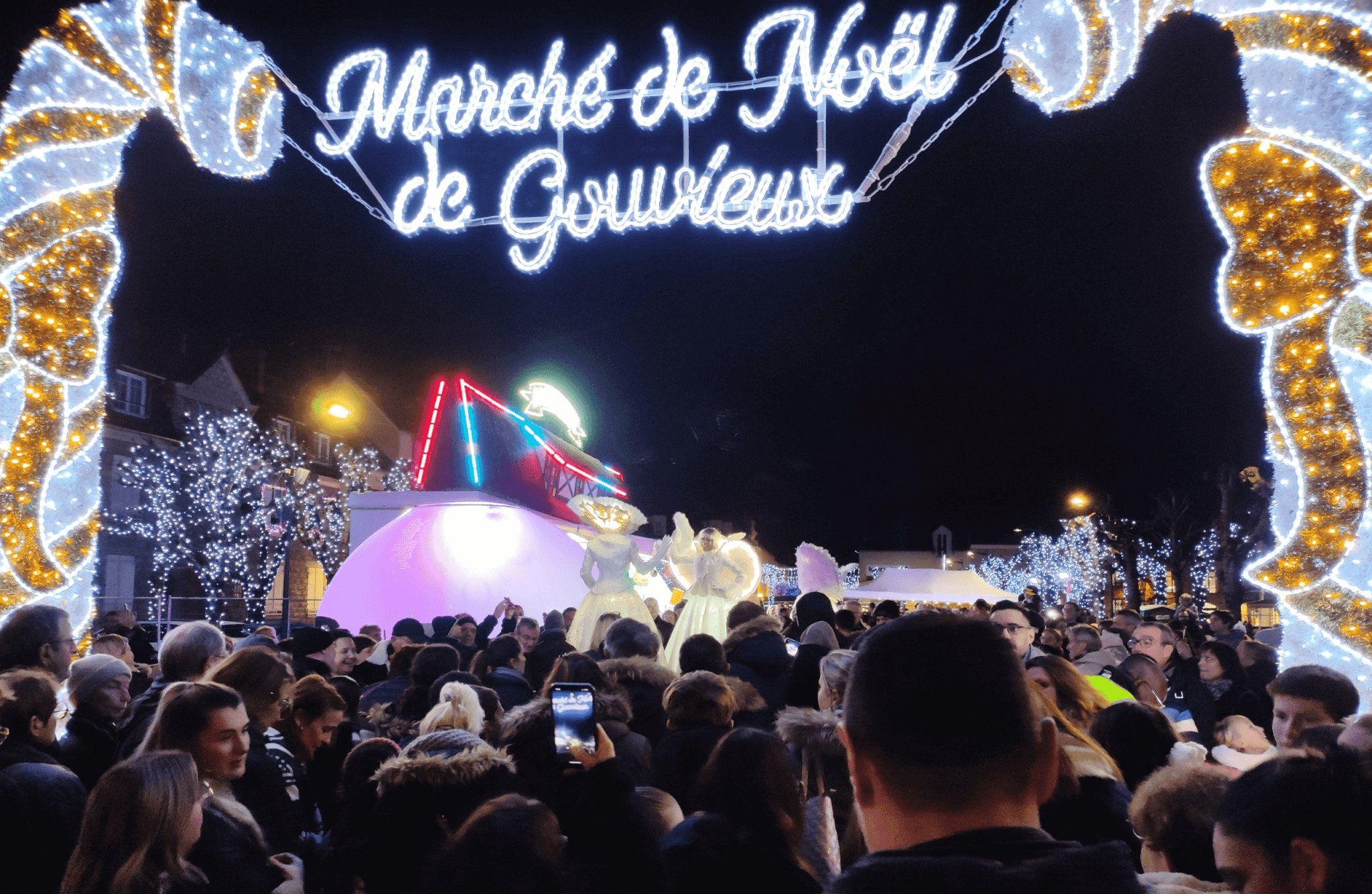 Entrée du marché de Noël à Gouvieux © Oise hebdo