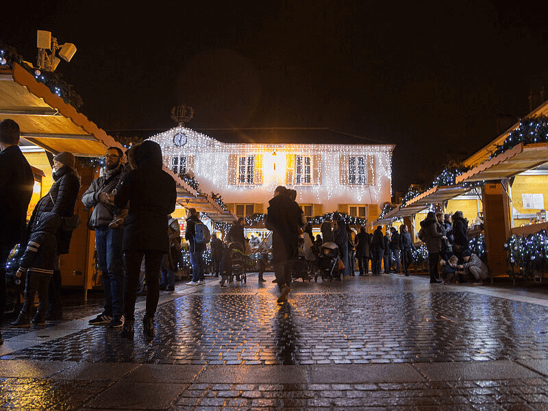 La mairie de Palaiseau décorée pour les fêtes © Ville de Palaiseau