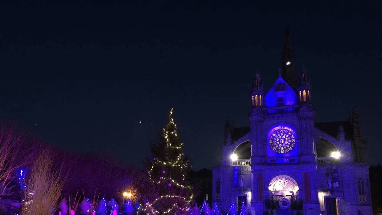 Sainte-Anne-d'Auray s'illumine pour les fêtes de Noël © Ouest France