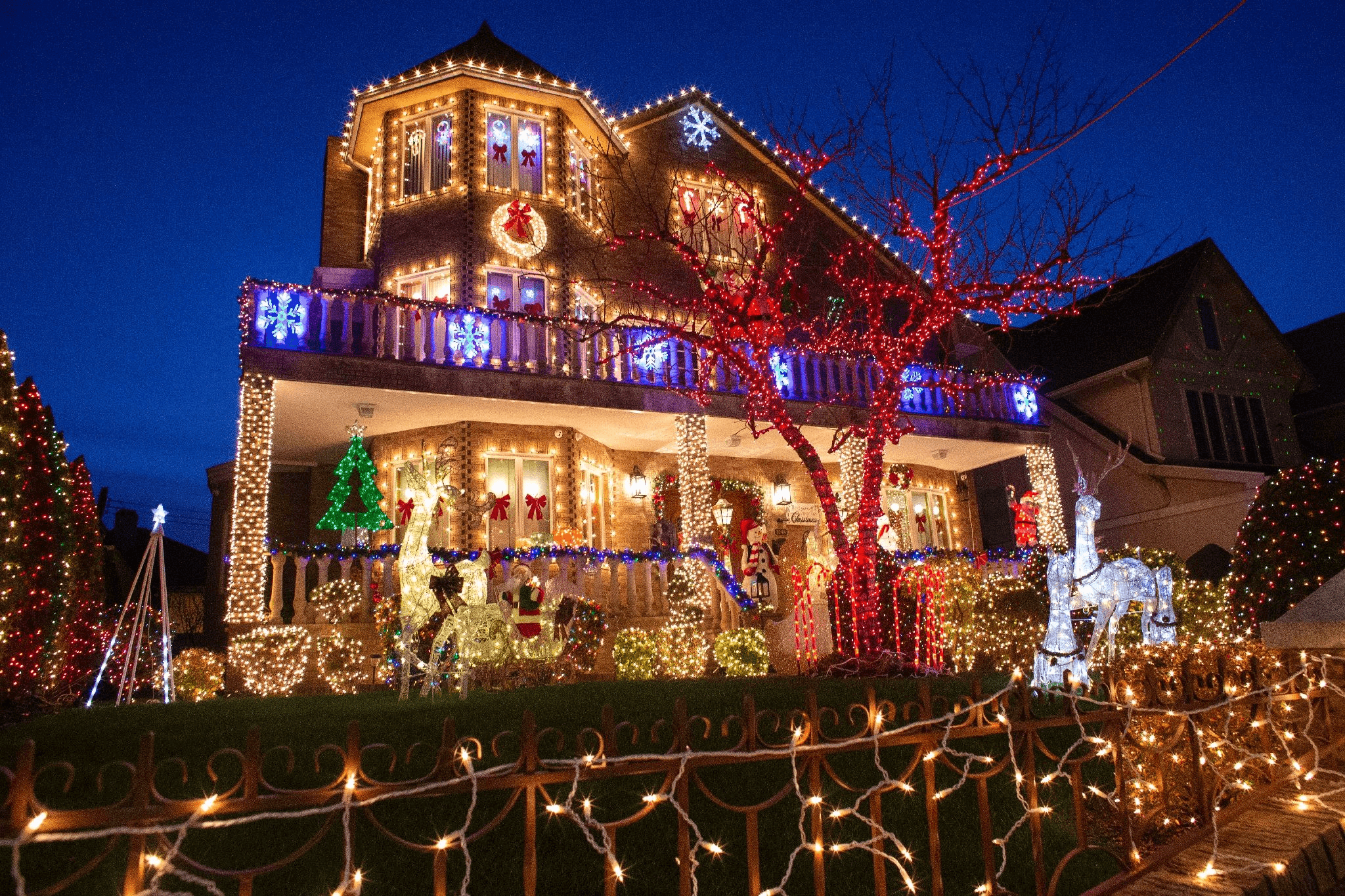 Le quartier de Dyker Heights illuminé pendant la période de Noël  © afp.com/Kena Betancur