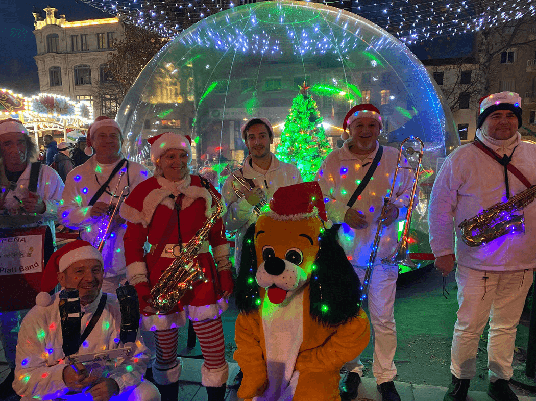 Le groupe Platt'band pour les animations musicales au marché de Noël de Donzère 2023 © Photo Platt’Band